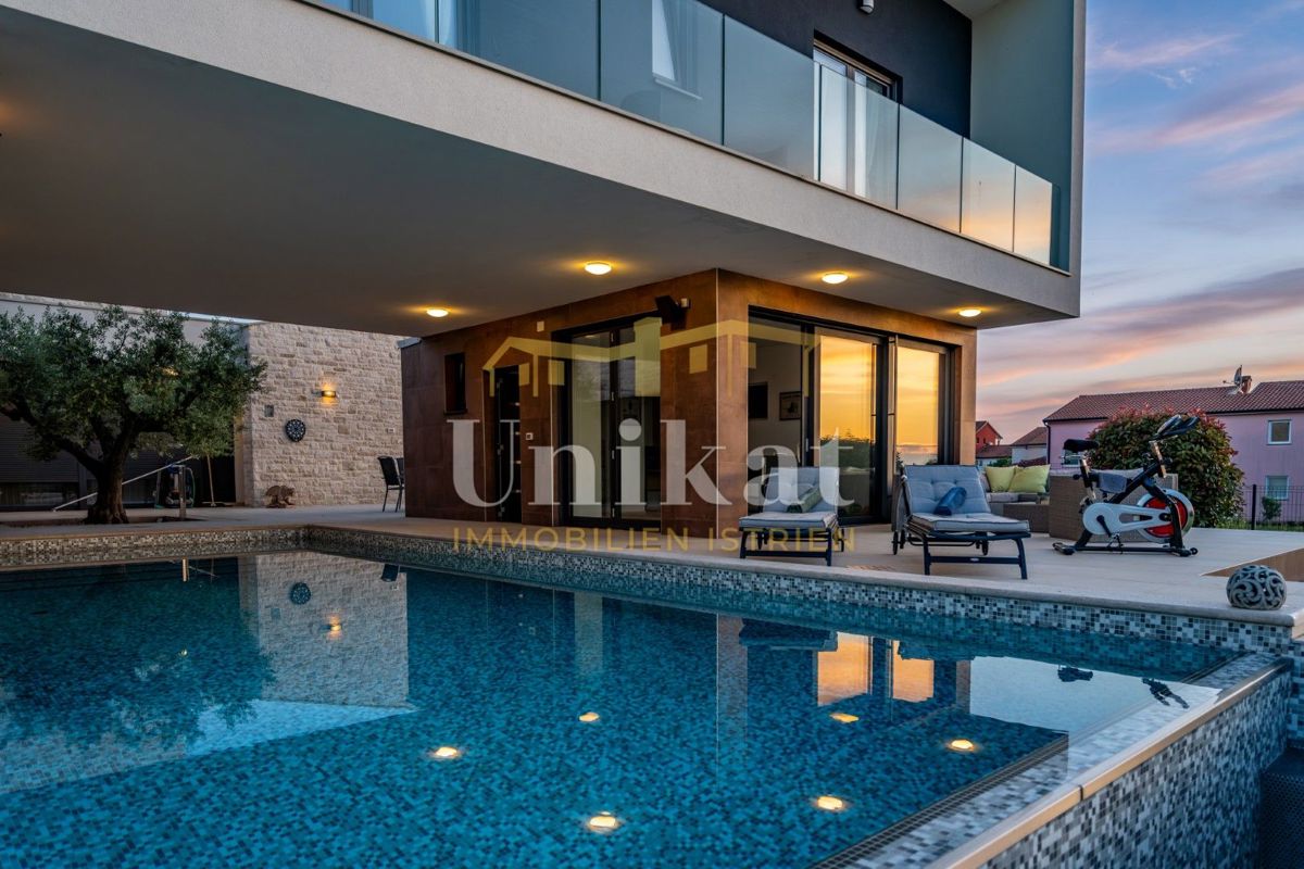 House For sale - ISTARSKA NOVIGRAD