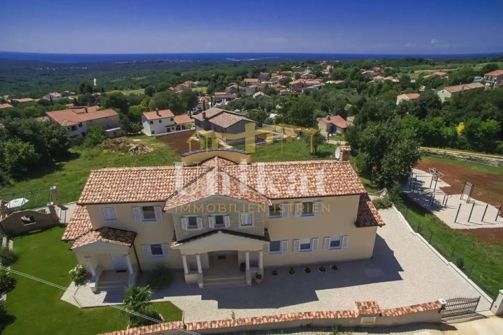Hiša na predaj 240 m² – Kaštelir