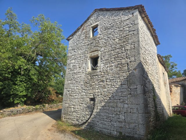Hiša na predaj 70 m² – Tinjan
