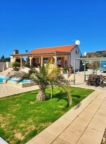 Kuća na prodaju 180 m² – Polača