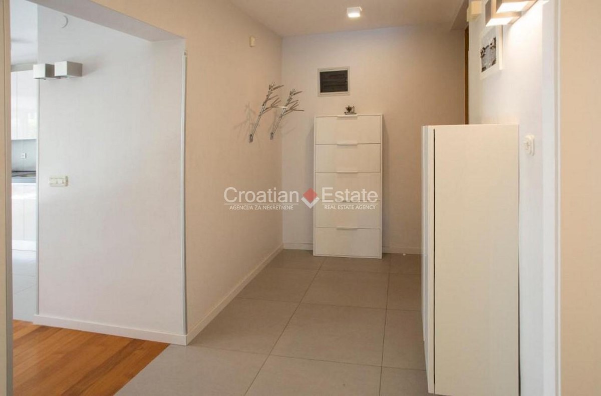 Appartement À louer - SPLITSKO-DALMATINSKA SPLIT