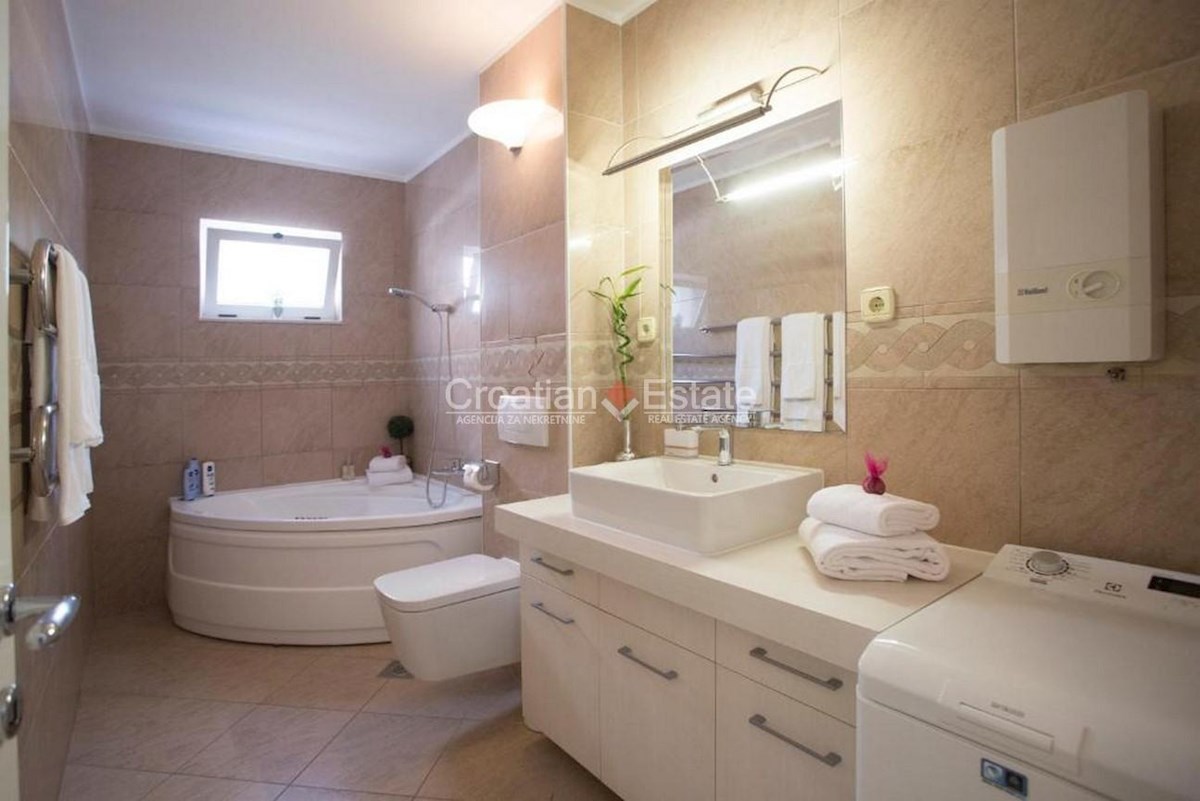 Appartement À louer - SPLITSKO-DALMATINSKA SPLIT
