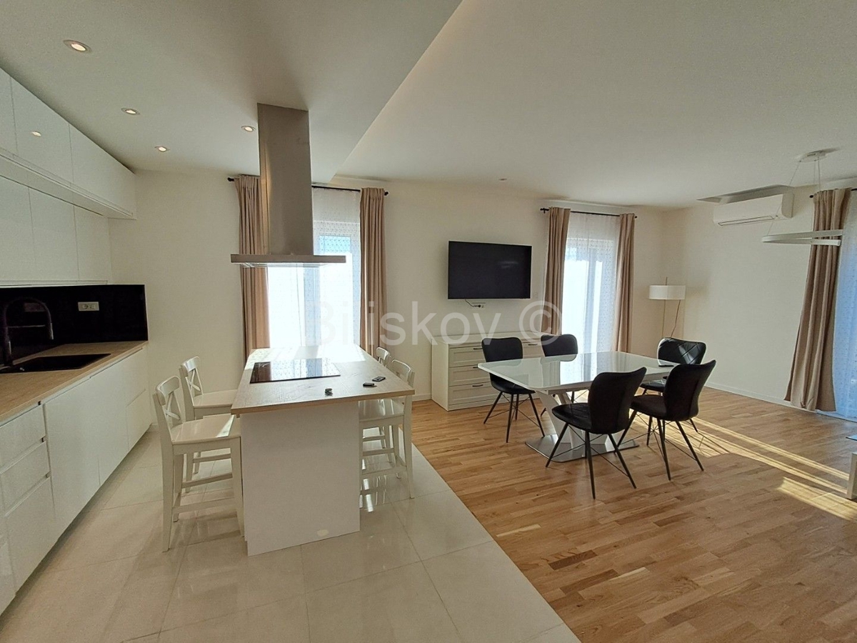 Flat For rent - SPLITSKO-DALMATINSKA SPLIT