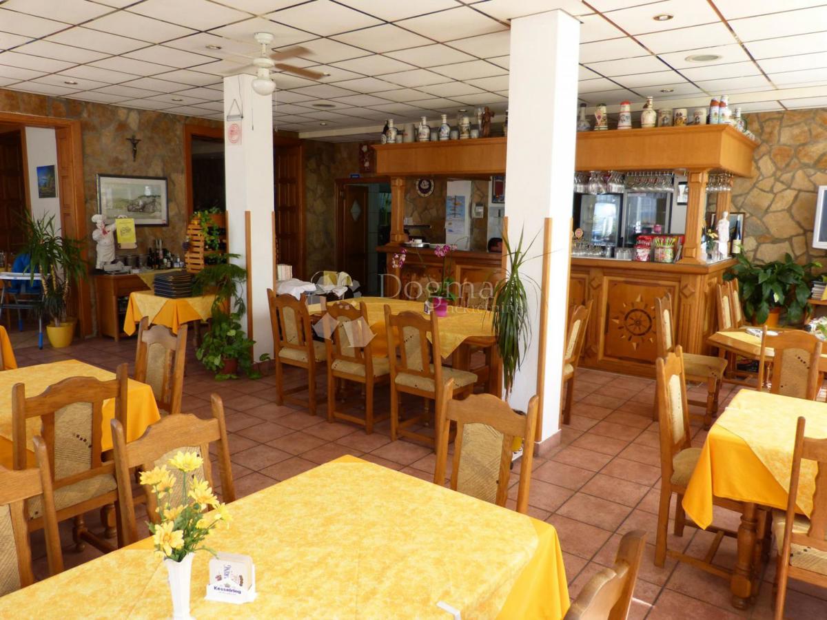 Poslovni prostor Na prodaju - PRIMORSKO-GORANSKA CRIKVENICA