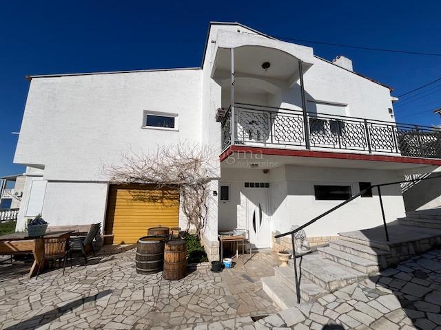 Kuća Na prodaju - PRIMORSKO-GORANSKA CRIKVENICA