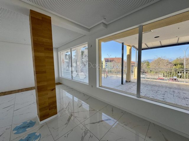 Poslovni prostor za najam 244 m² – Krk