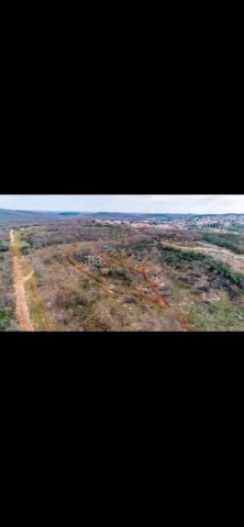 Działka na sprzedaż 30356 m² – Rovinj