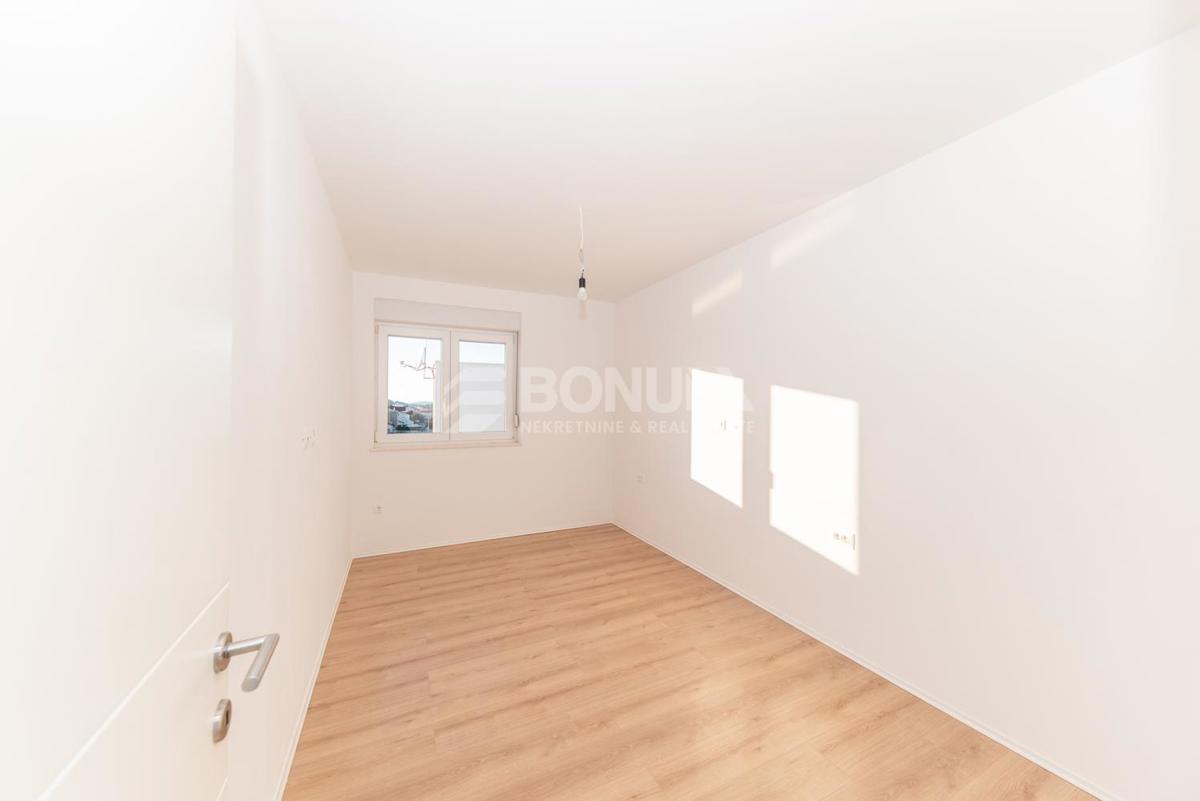 Apartma Na predaj - ŠIBENSKO-KNINSKA TRIBUNJ