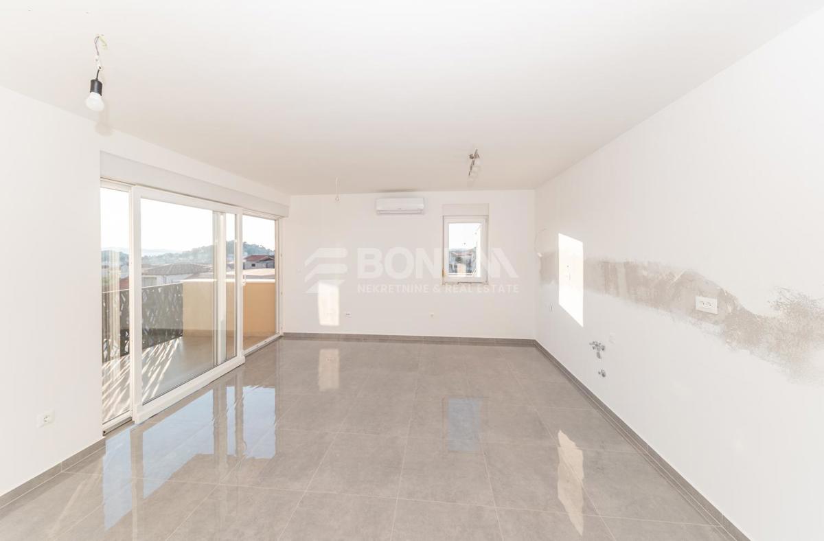 Apartma Na predaj - ŠIBENSKO-KNINSKA TRIBUNJ