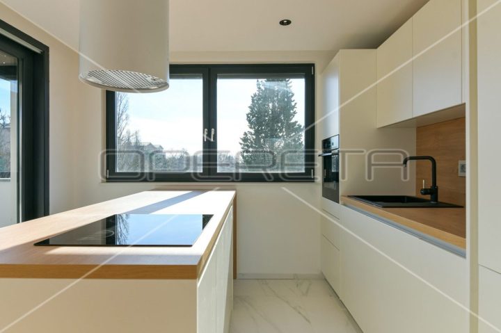 Flat for rent 157 m² – Zagreb