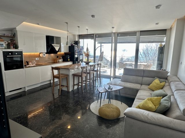 Apartmán na prodej 95 m² – Kostrena