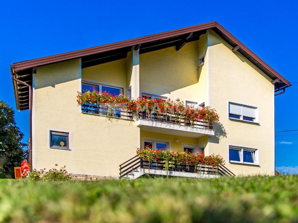 Maison À vendre - KARLOVAČKA RAKOVICA