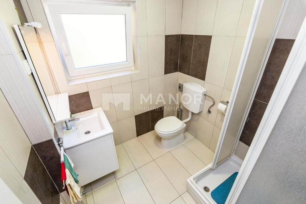 Maison À vendre - KARLOVAČKA RAKOVICA