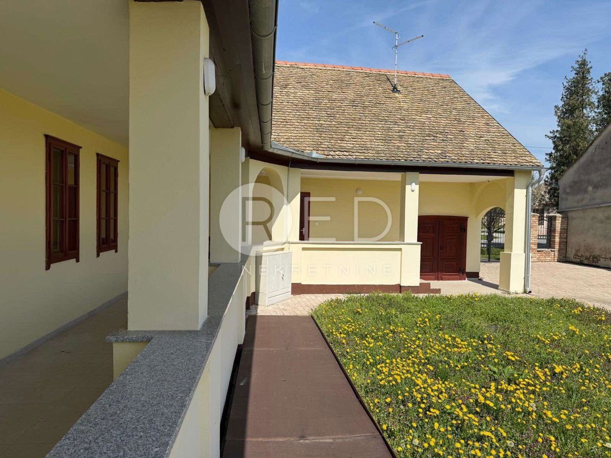 Maison À vendre - OSJEČKO-BARANJSKA ERDUT