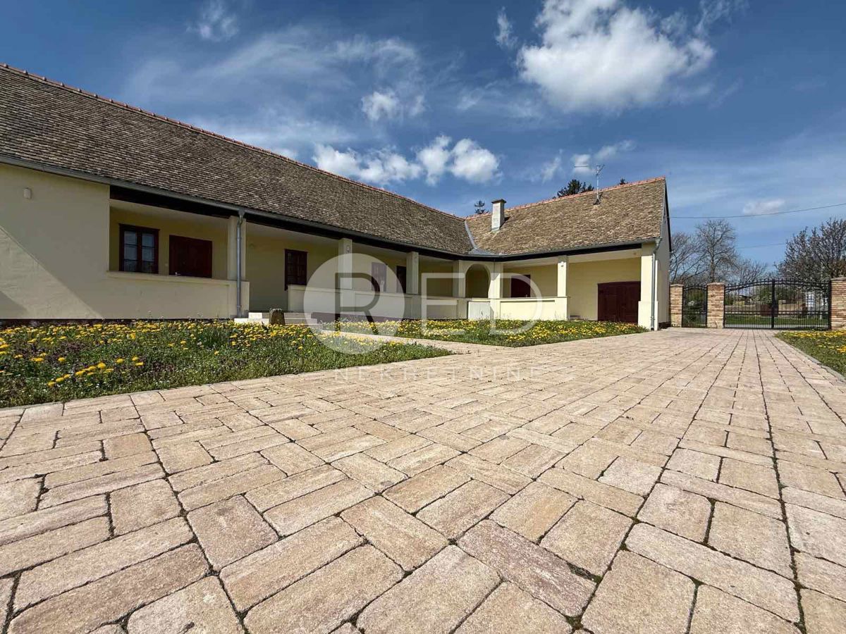 Maison À vendre - OSJEČKO-BARANJSKA ERDUT