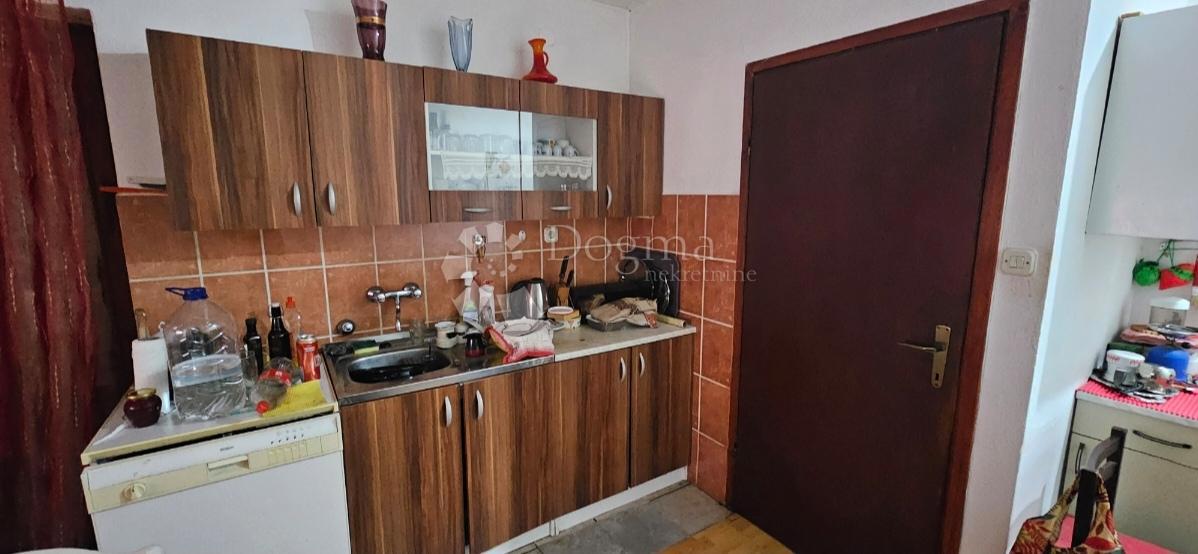 Hiša Na predaj - LIČKO-SENJSKA DONJI LAPAC