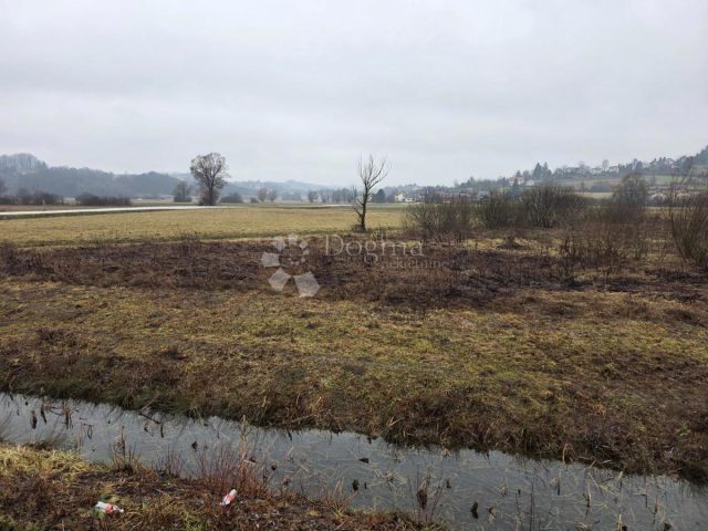 Terreno in vendita 2410 m² – Luka