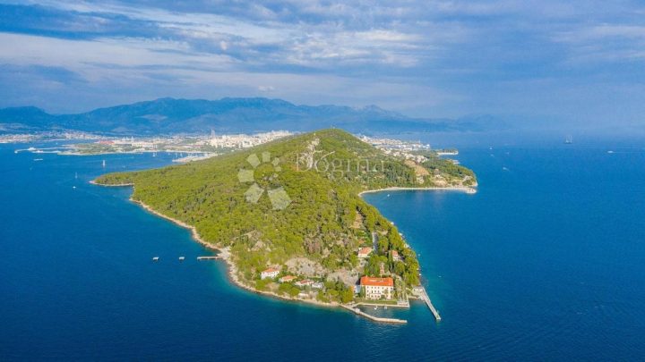 Terreno in vendita 1500 m² – Split