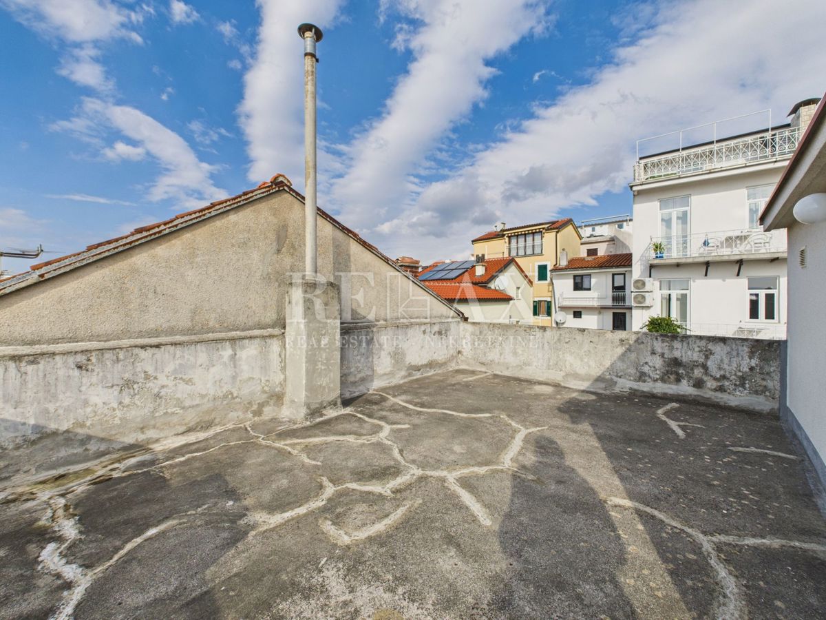 Kuća Na prodaju - PRIMORSKO-GORANSKA CRIKVENICA