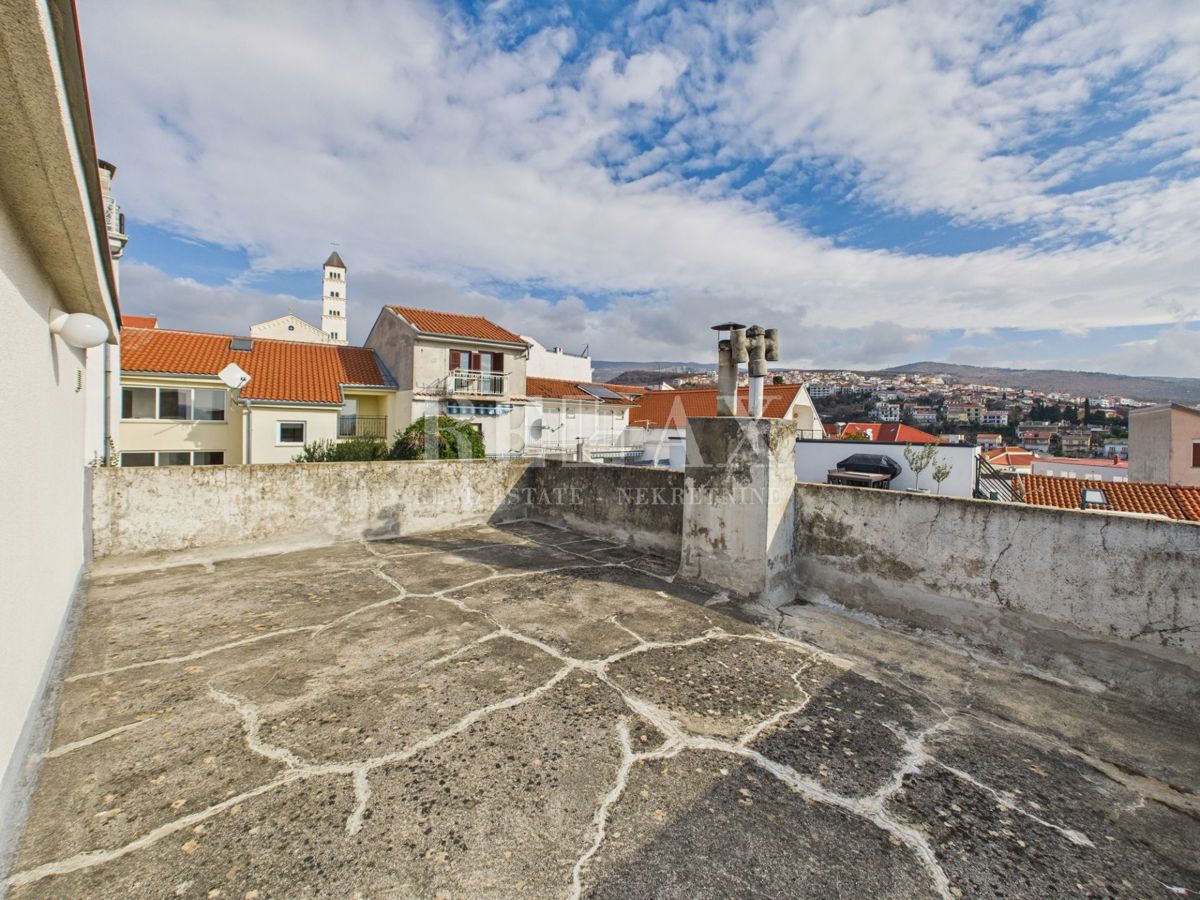 Kuća Na prodaju - PRIMORSKO-GORANSKA CRIKVENICA