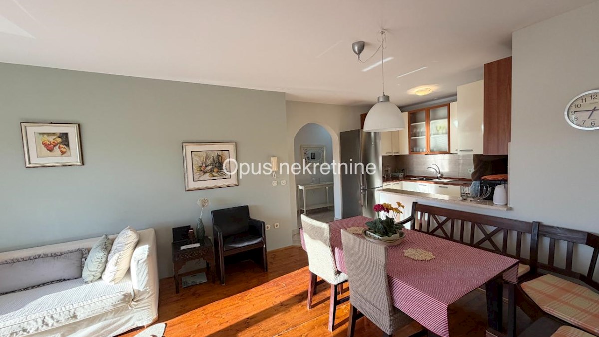 Apartment Zu verkaufen - SPLITSKO-DALMATINSKA BAŠKA VODA