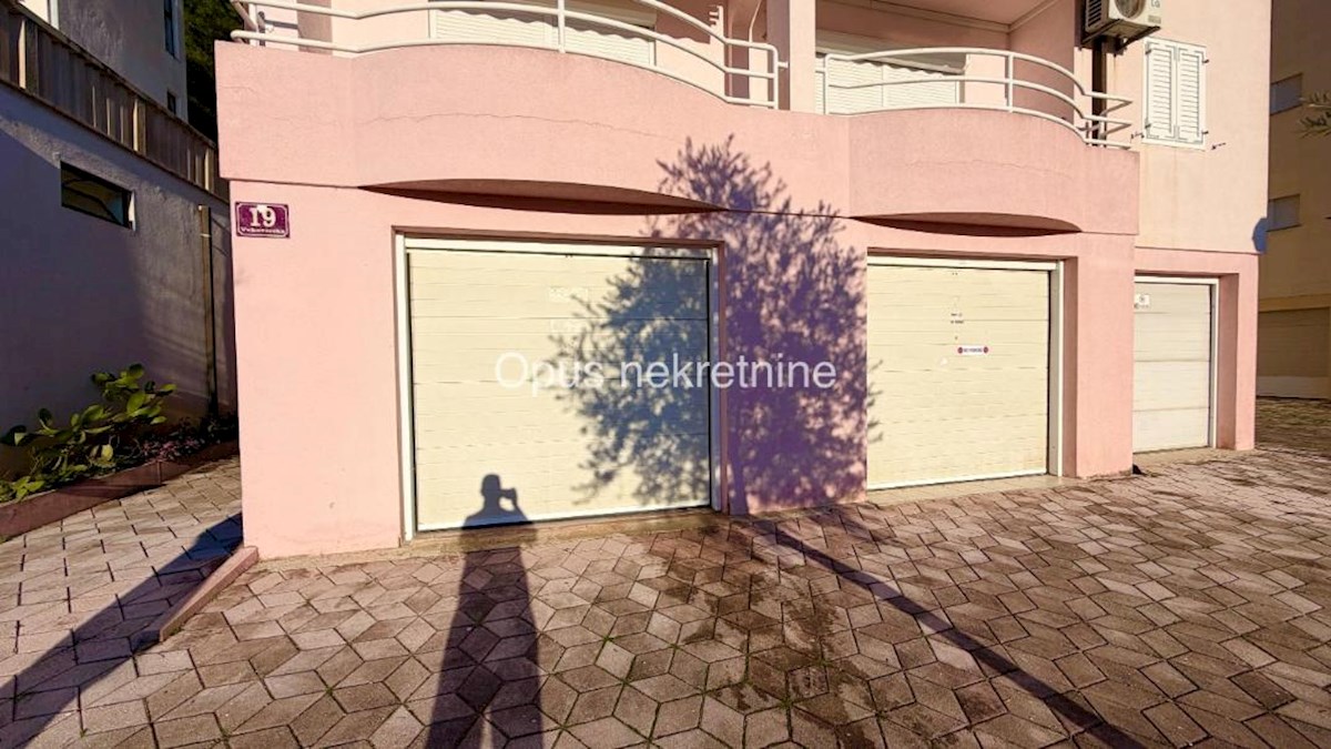 Apartment Zu verkaufen - SPLITSKO-DALMATINSKA BAŠKA VODA