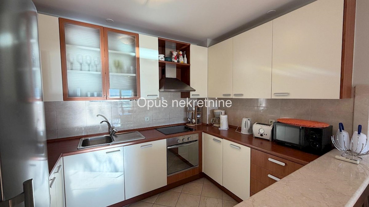 Apartment Zu verkaufen - SPLITSKO-DALMATINSKA BAŠKA VODA