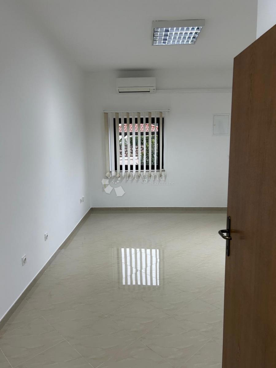 Lokal użytkowy Do wynajęcia - Primorsko-goranska Rijeka - foto 2/6