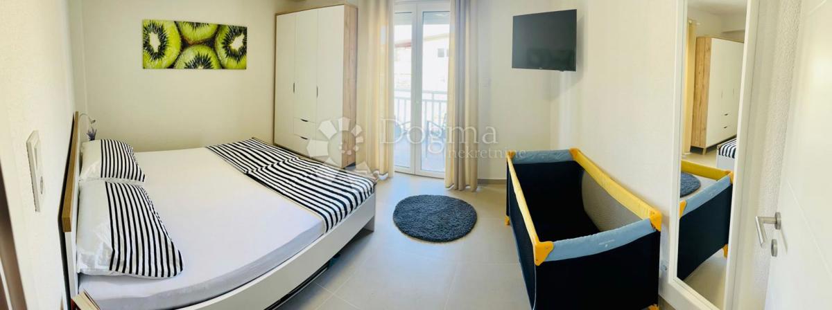 Casa In vendita - ŠIBENSKO-KNINSKA ROGOZNICA