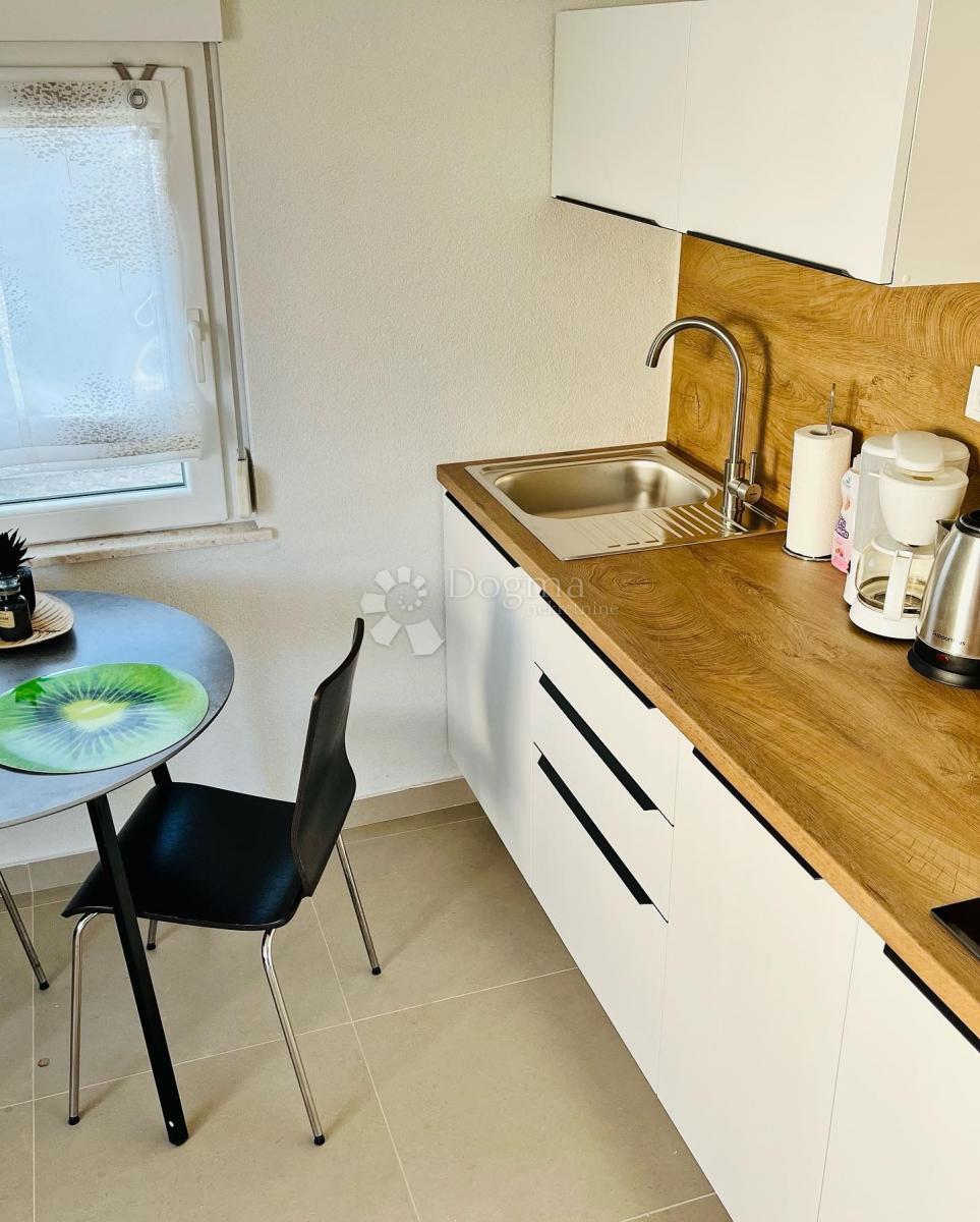 Casa In vendita - ŠIBENSKO-KNINSKA ROGOZNICA