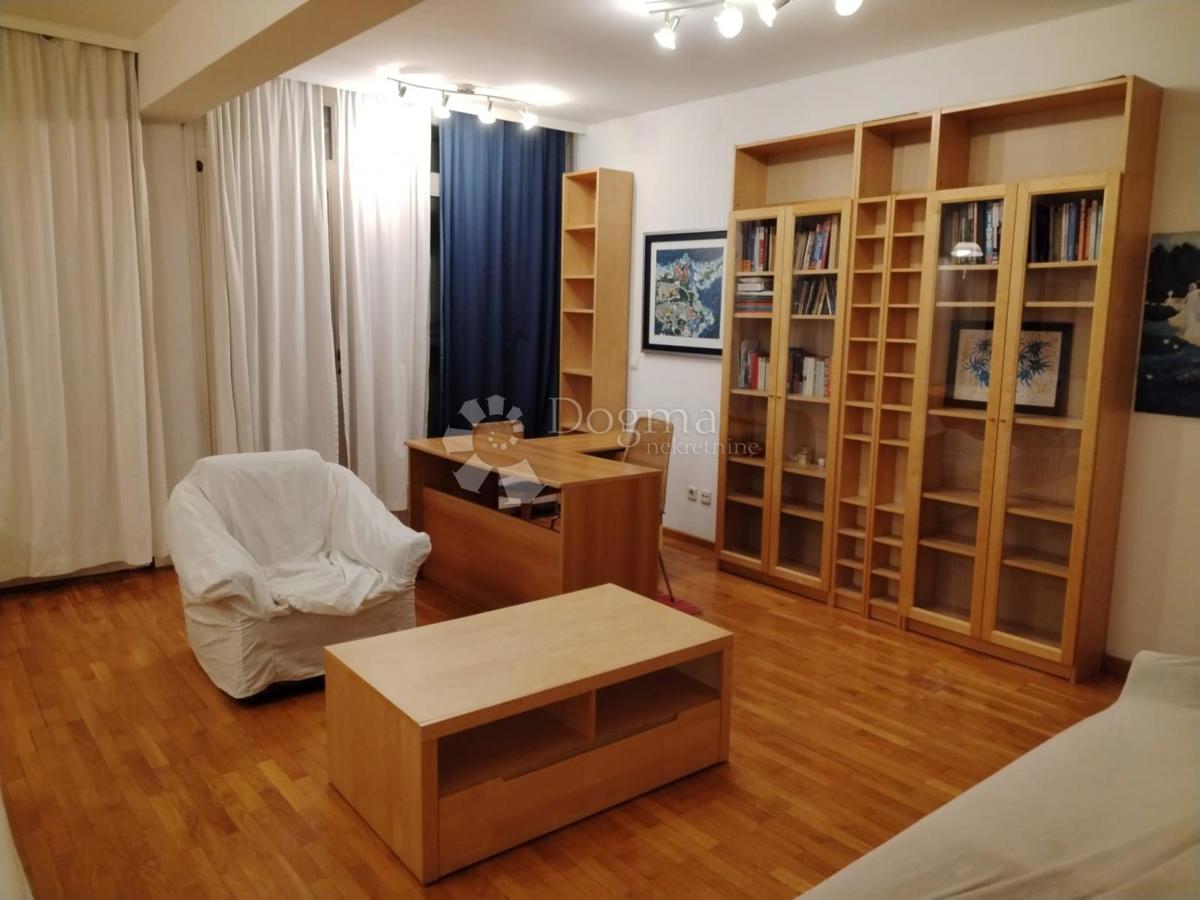 Appartement À louer - Grad Zagreb Zagreb - foto 2/4