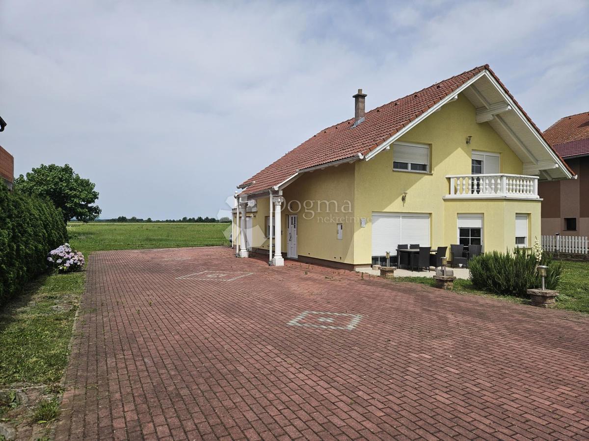 Hiša Na predaj - VARAŽDINSKA PETRIJANEC