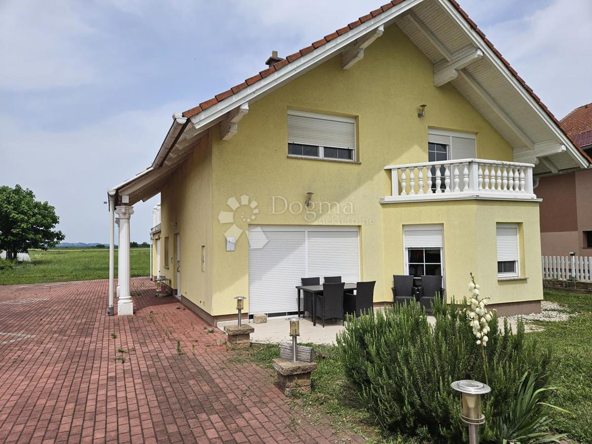 Hiša Na predaj - VARAŽDINSKA PETRIJANEC