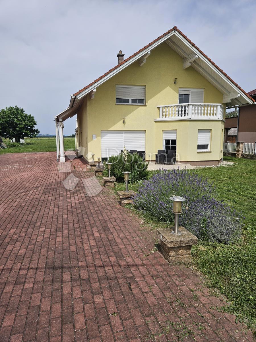 Hiša Na predaj - VARAŽDINSKA PETRIJANEC