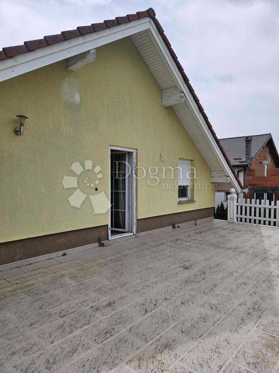 Hiša Na predaj - VARAŽDINSKA PETRIJANEC