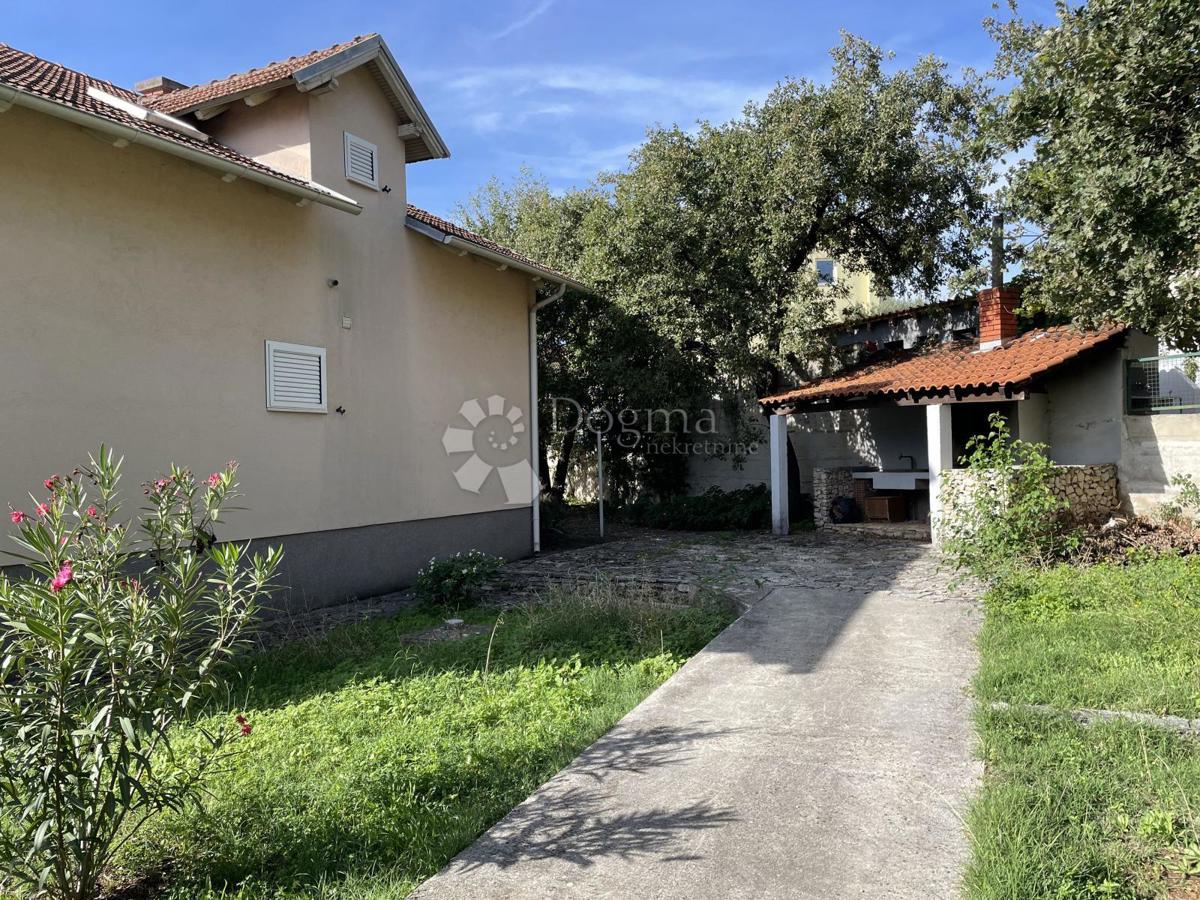 House For sale - ŠIBENSKO-KNINSKA VODICE