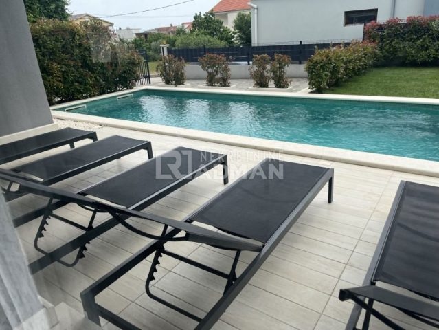 Casa in vendita 402 m² – Kaštela