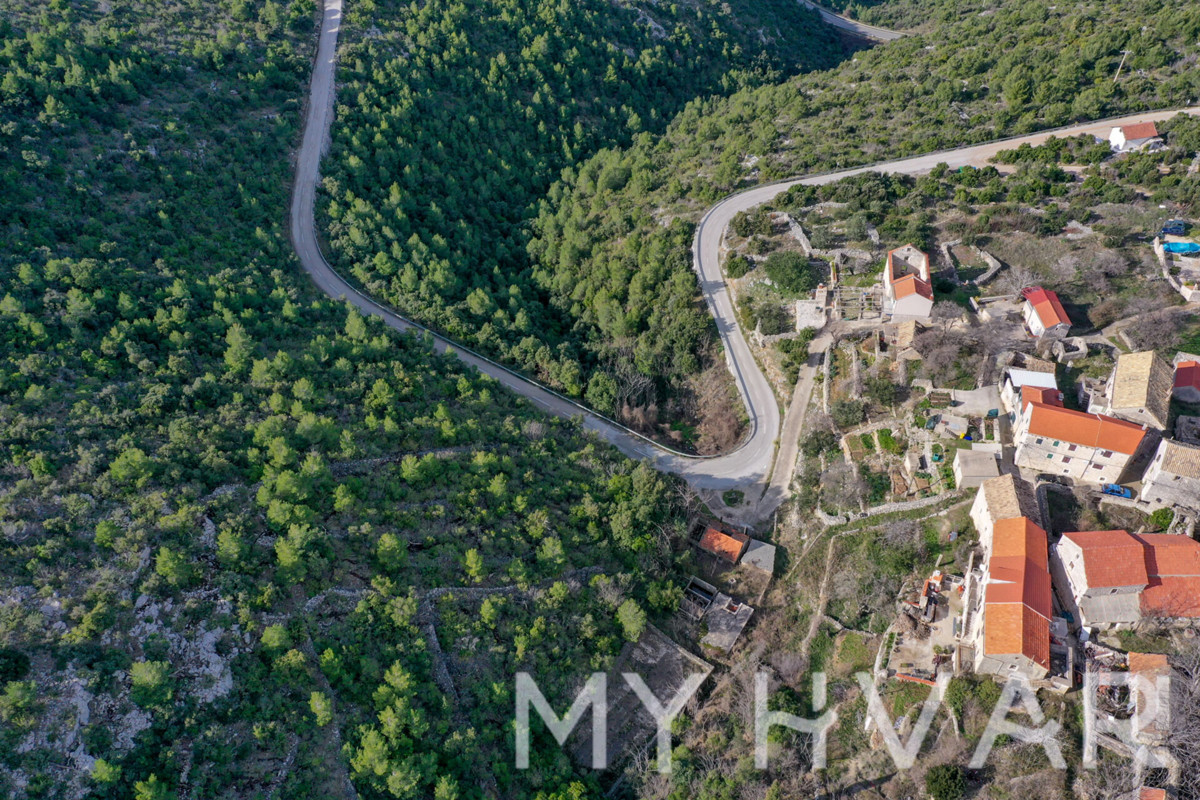 Land For sale - SPLITSKO-DALMATINSKA STARI GRAD