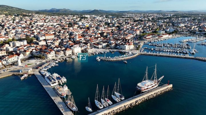 Land for sale 1050 m² – Vodice