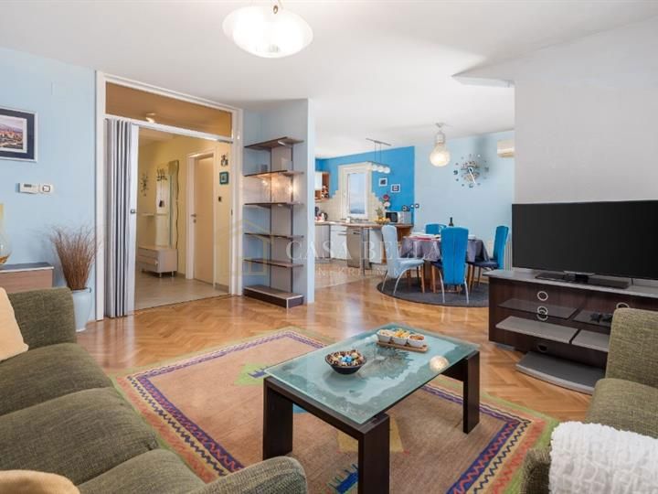 Flat For rent - PRIMORSKO-GORANSKA RIJEKA