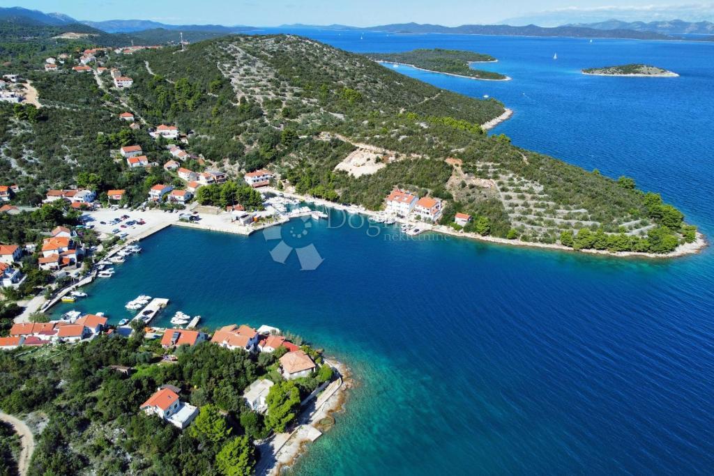 Pozemok Na predaj DUGI OTOK