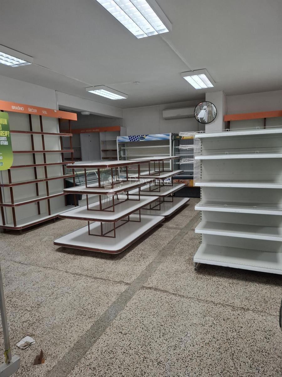 Poslovni prostor Na prodaju GOSPIĆ