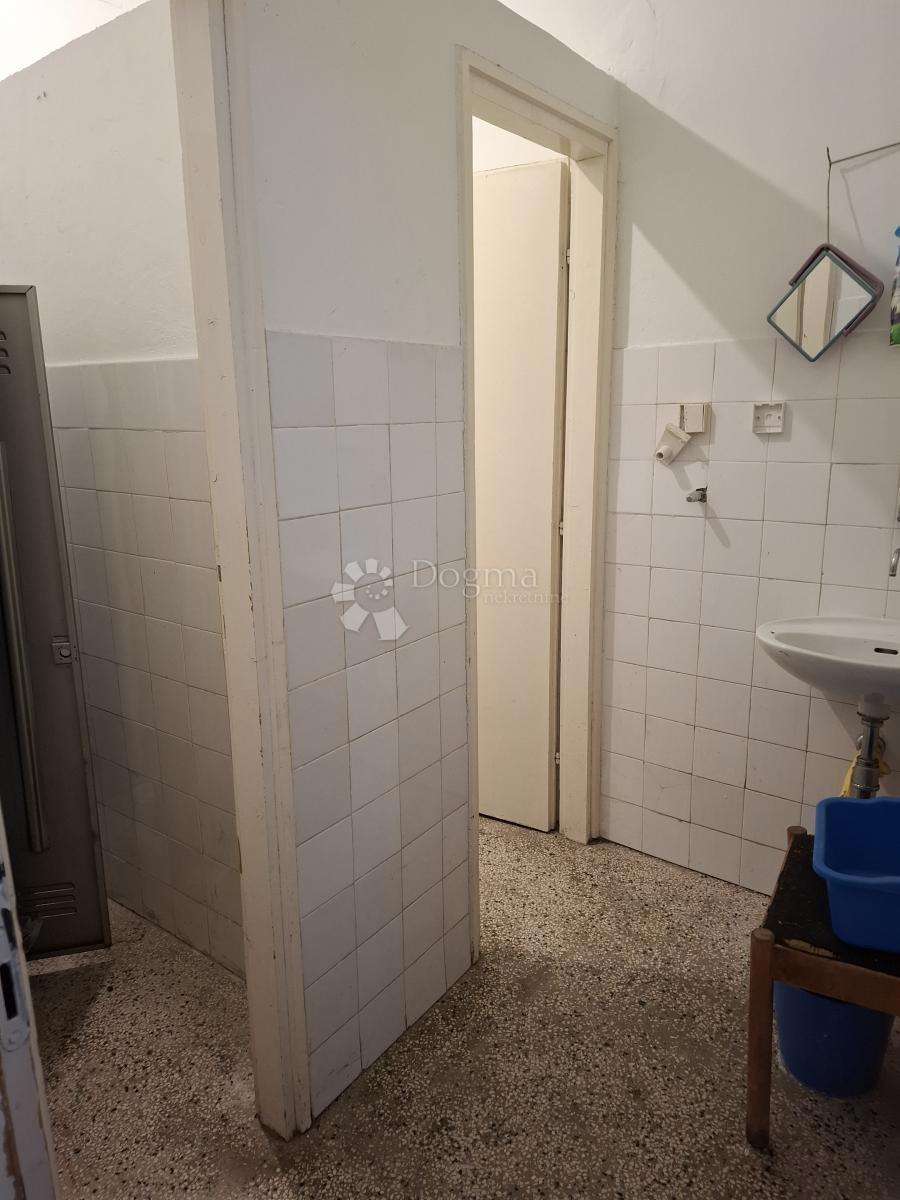 Poslovni prostor Na prodaju - LIČKO-SENJSKA GOSPIĆ