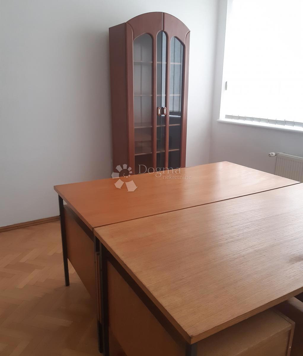 Poslovni prostor Za najam - KARLOVAČKA OGULIN