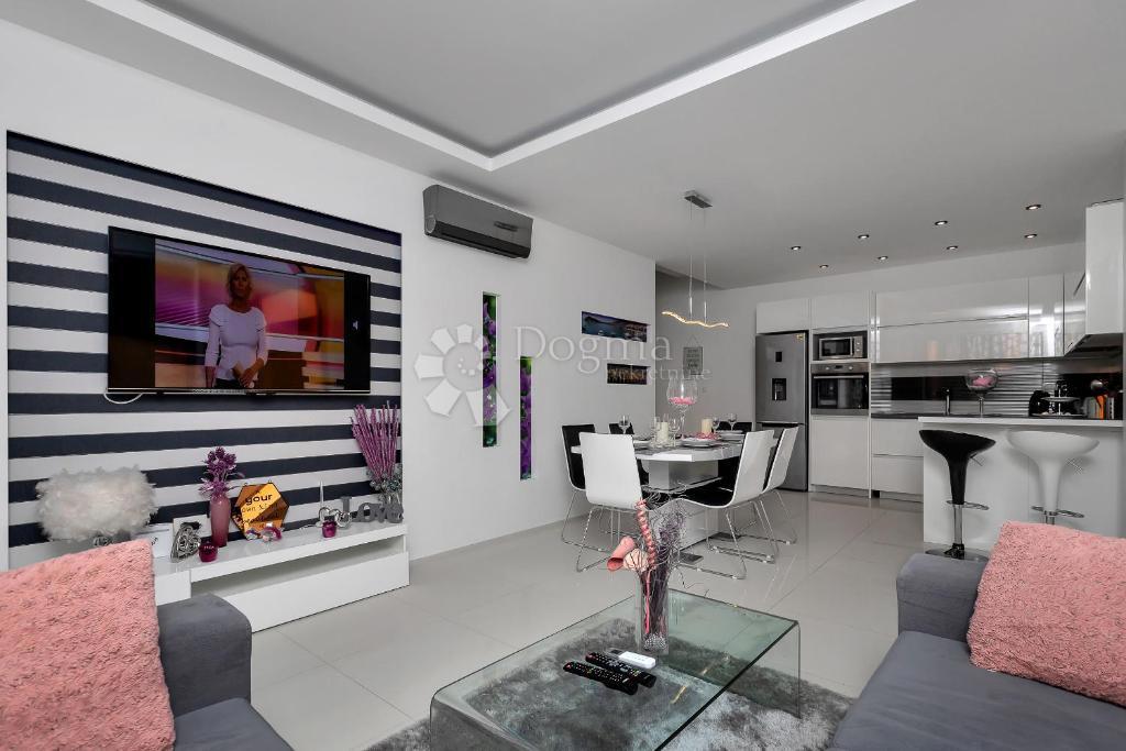 Casa In vendita - SPLITSKO-DALMATINSKA MAKARSKA
