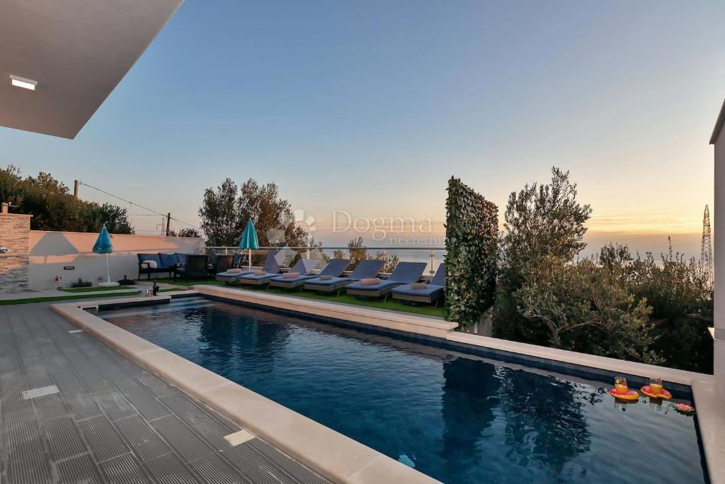 Casa In vendita - SPLITSKO-DALMATINSKA MAKARSKA