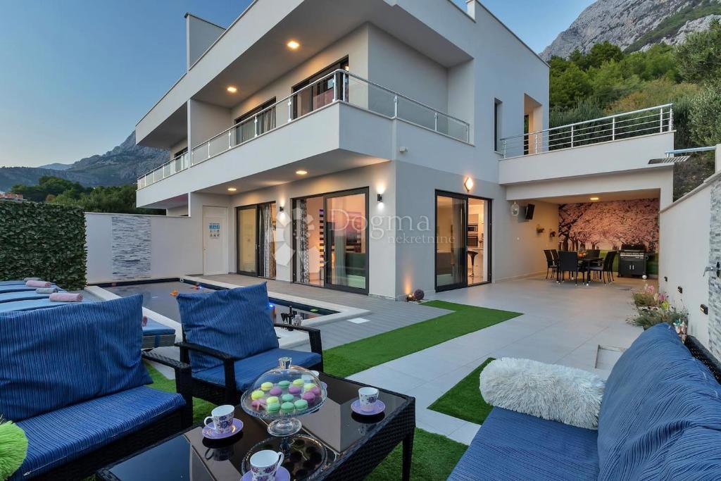 Casa In vendita - SPLITSKO-DALMATINSKA MAKARSKA