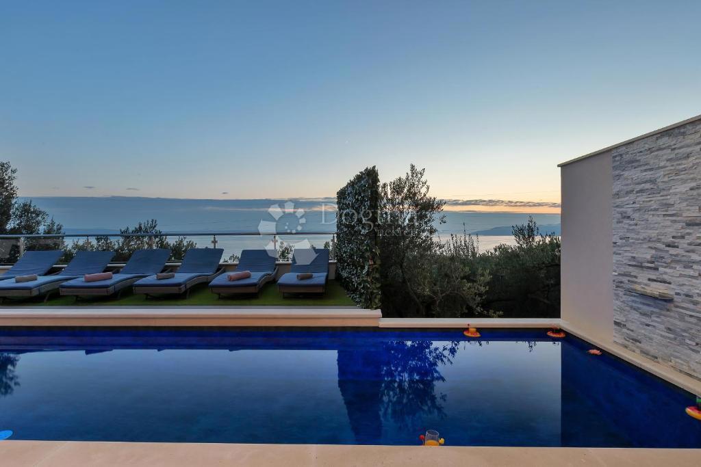 Casa In vendita - SPLITSKO-DALMATINSKA MAKARSKA
