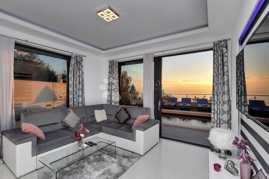 Casa In vendita - SPLITSKO-DALMATINSKA MAKARSKA