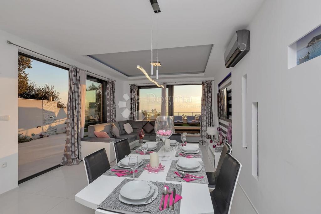 Casa In vendita - SPLITSKO-DALMATINSKA MAKARSKA